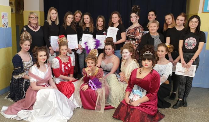 Fryzury w stylu barokowym