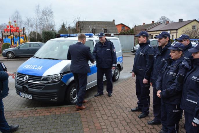 Nowe  radiowozy dla policjantów z Kleczewa i Sompolna