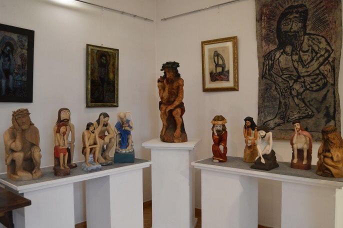 Koło: wystawa Chrystus Frasobliwy