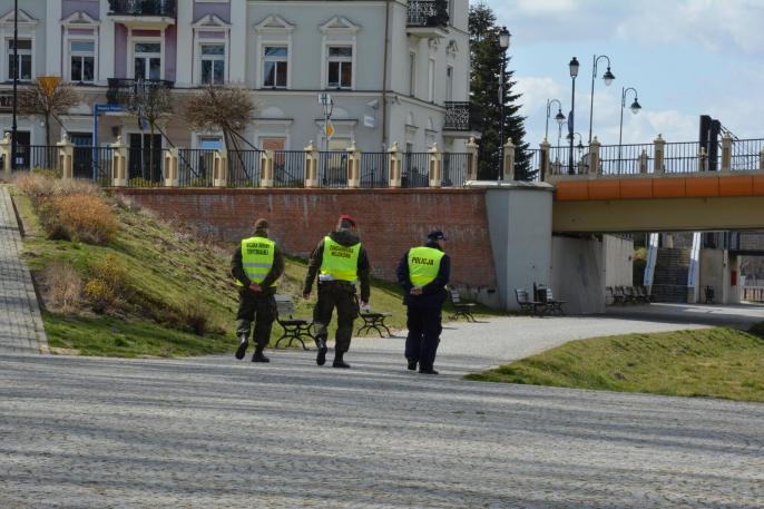 NA KONIŃSKICH ULICACH CORAZ WIĘCEJ MUNDUROWYCH