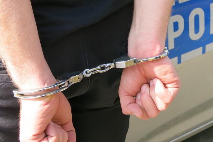 SPRAWCA, KTÓRY OSZUKAŁ PFRON NA BLISKO 2 MILIONY ZŁOTYCH TRAFIŁ ZA KRATKI