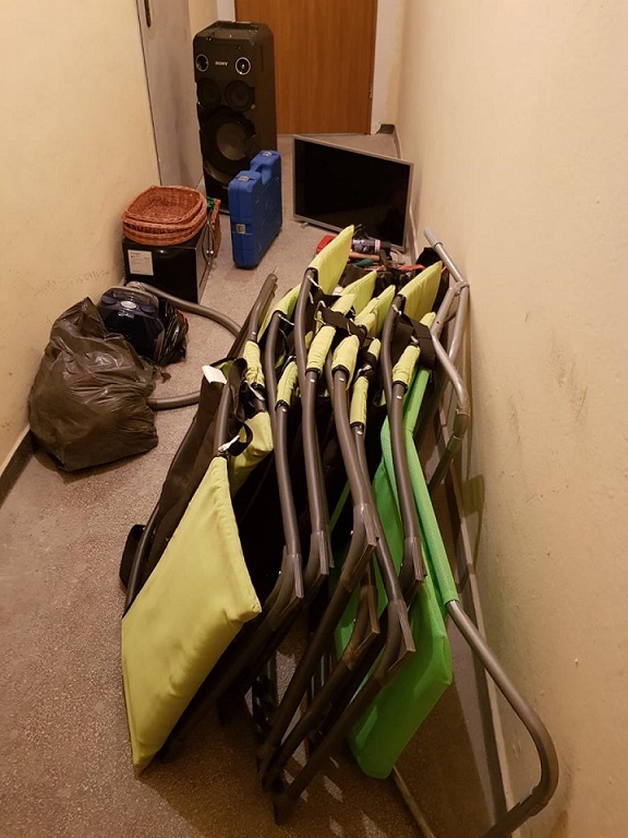 ZATRZYMANY WŁAMYWACZ, KTÓRY DOKONAŁ KRADZIEŻY RZECZY NA 10 TYSIĘCY ZŁOTYCH