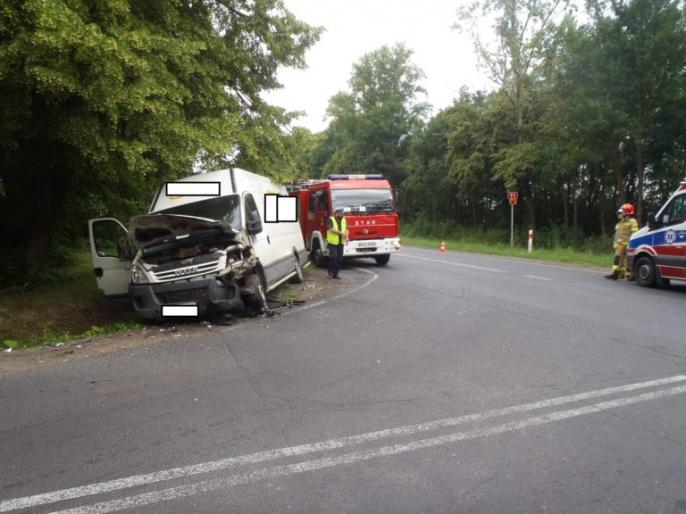 Zderzenie Busa z samochodem osobowym.