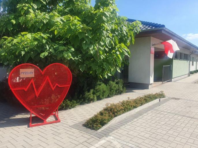 Pyzdry wkrecaja sie na pomaganie