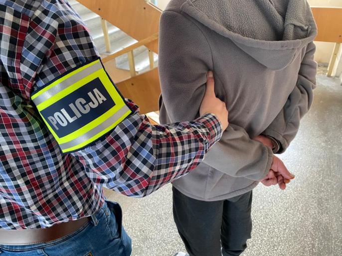 49-latek przyłapany na gorącym uczynku