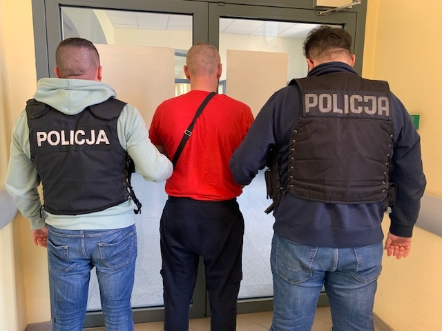 Sprawcy napadu na salon samochodowy zatrzymani