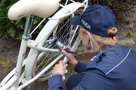 W Komendzie Miejskiej Policji w Koninie można już znakować rowery