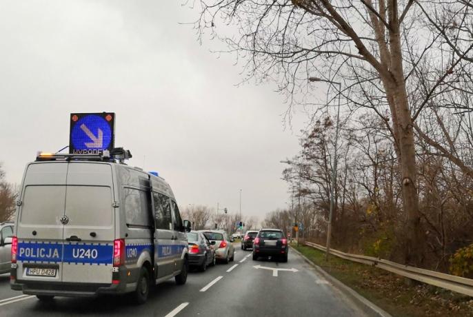 Zaproponował łapówkę policjantowi, bo chciał uniknąć odpowiedzialności za kolizję!