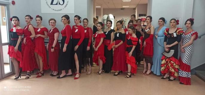 Drugie i trzecie miejsce fryzjerek z ZST w Międzyszkolnym Konkursie Fryzjerskim w Kaliszu