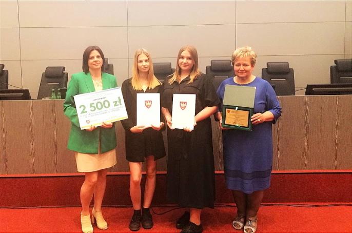 Sukces ekologiczny uczniów z Zespołu Szkół Ekonomiczno-Uslugowych z Żychlina