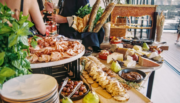 Jak przygotować szwedzki stół dla gości?
