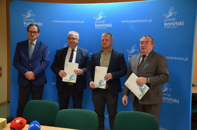 Powiat podpisał umowy na realizację projektu oraz organizację punktów nieodpłatnej pomocy prawnej