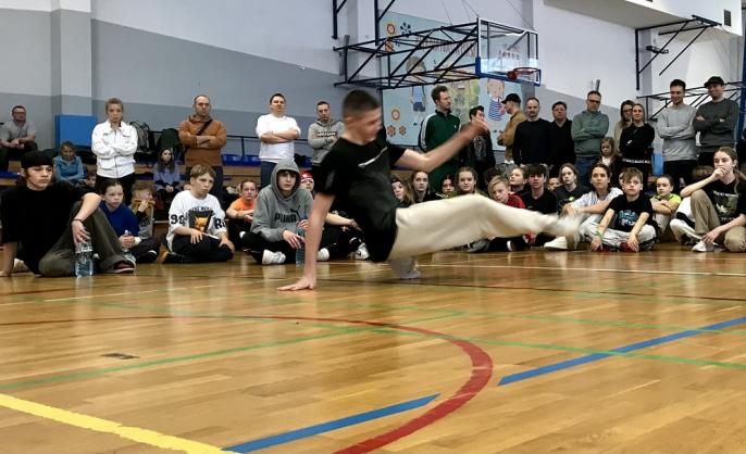 Bboy Sztos z Konina walczy o przyjęcie do Młodzieżowej Kadry Narodowej Breakingu