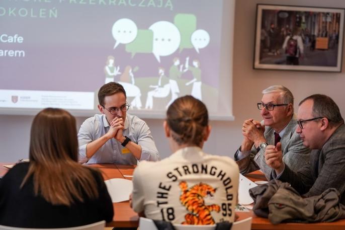 World Cafe w Koninie z Adamem Bodnarem