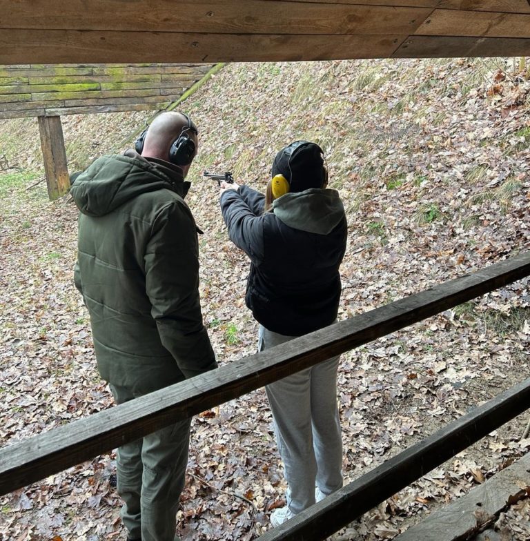 MŁODZIEŻ NA FERIACH ZIMOWYCH W ROGOŹNIE